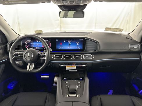 New 2026 Mercedes-Benz GLS 450 4MATIC image 16