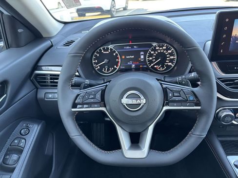 New 2026 Nissan Altima 2.5 SR FWD image 13