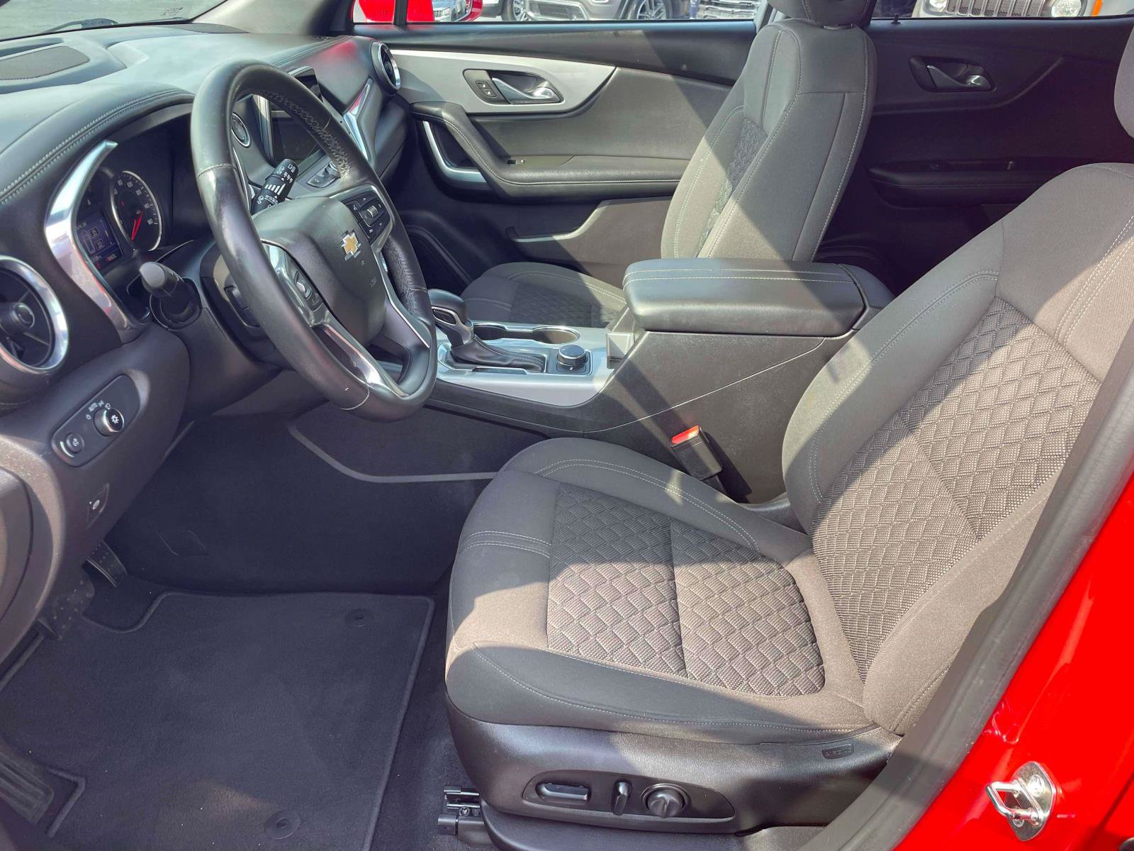 Used 2019 Chevrolet Blazer LT FWD image 13