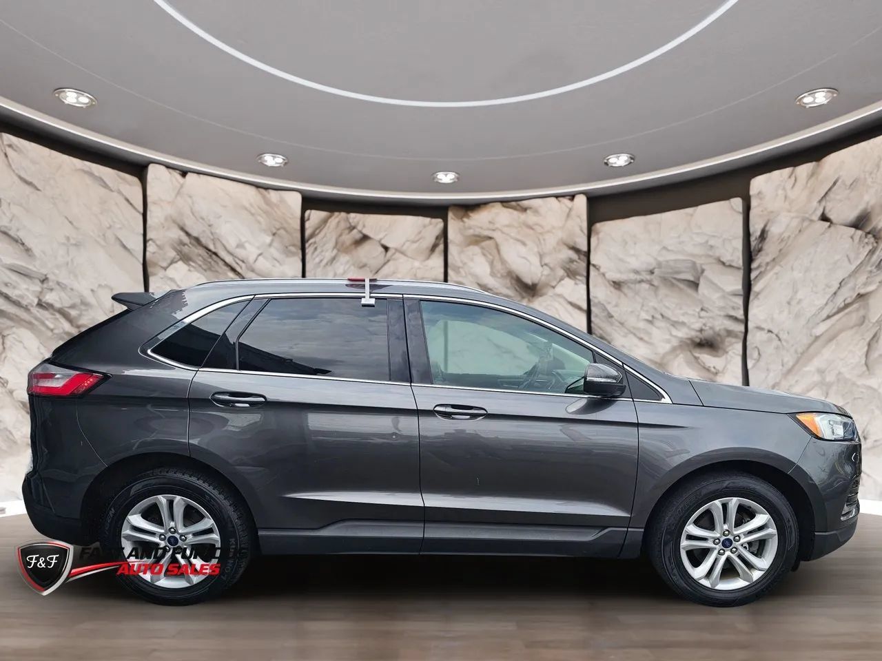 Used 2020 Ford Edge SEL w/ Cargo Accessory Package FWD image 4