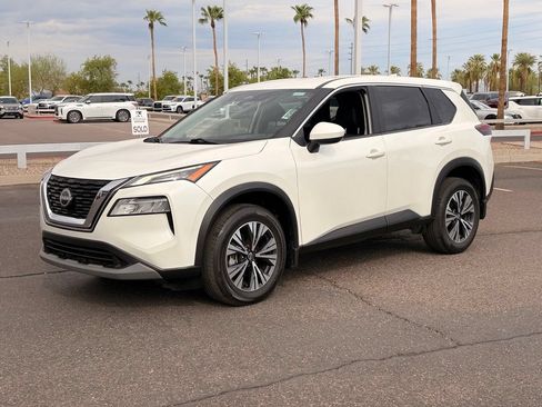 Certified 2023 Nissan Rogue SV FWD image 2
