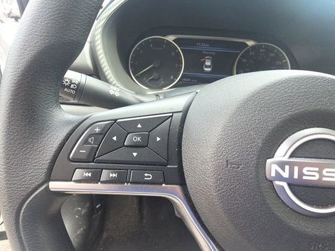 Used 2025 Nissan Sentra SV image 15