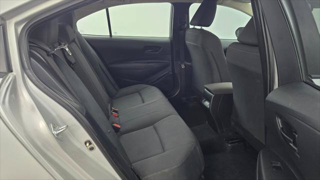 Used 2025 Toyota Corolla LE FWD image 18