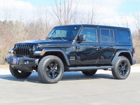 Used 2023 Jeep Wrangler Sahara image 19