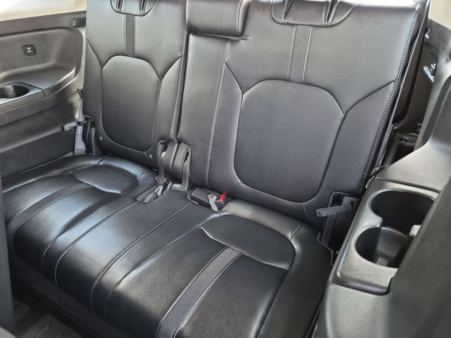 Used 2024 Honda Pilot Touring image 20