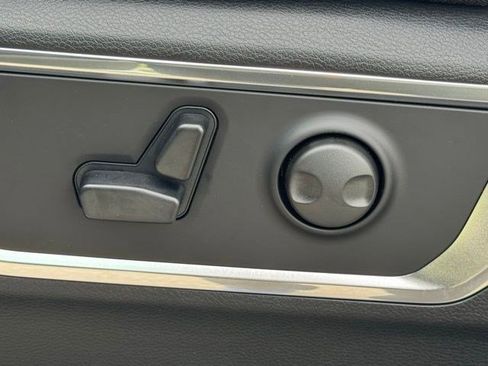 New 2026 RAM 1500 Laramie AWD/4WD image 12