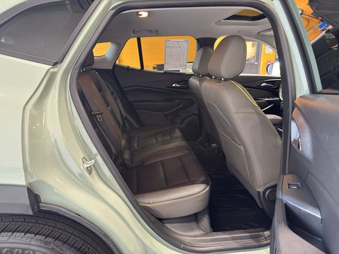 Used 2025 Chevrolet Trax ACTIV w/ Sunroof Package FWD image 18