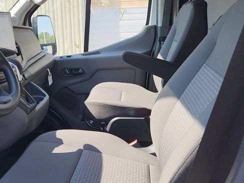 New 2025 Ford Transit 250 148 Medium Roof Extended AWD image 17
