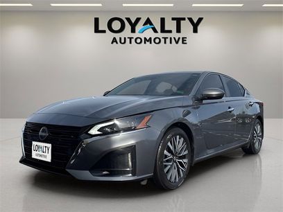 Used 2024 Nissan Altima 2.5 SV w/ SV Premium Package
