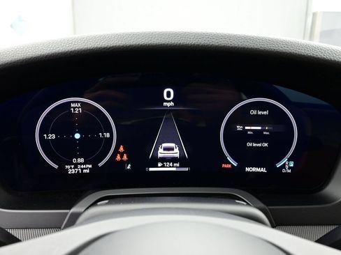 Certified 2025 Porsche 911 Carrera RWD image 9