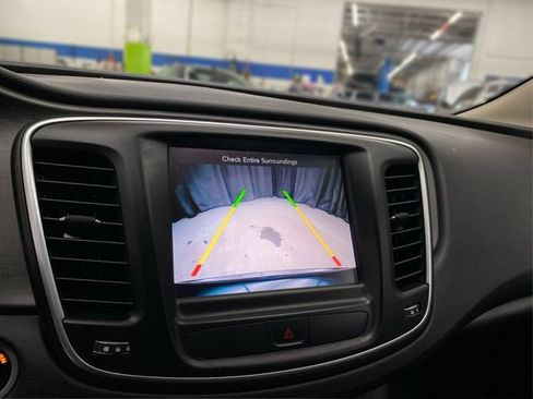 Used 2016 Chrysler 200 Limited w/ Convenience Group FWD image 30