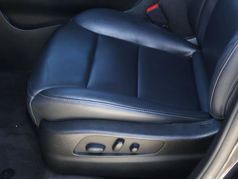 Used 2023 Cadillac XT4 Premium Luxury image 19