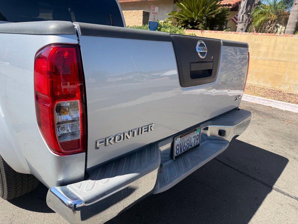 Used 2009 Nissan Frontier SE w/ SE Value Truck Pkg RWD image 12