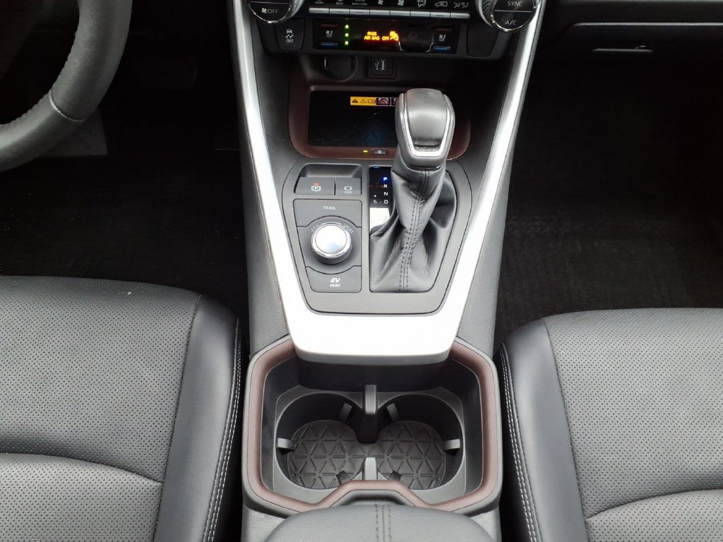 Used 2023 Toyota RAV4 Limited AWD/4WD image 23