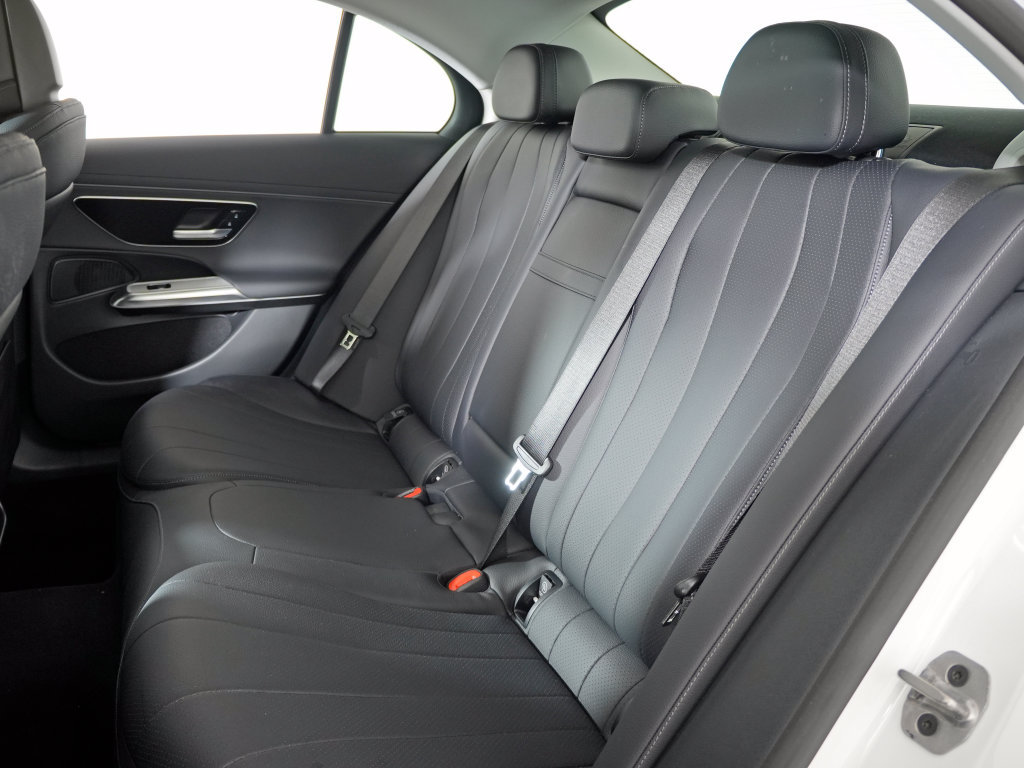 Certified 2024 Mercedes-Benz E 350 4MATIC Sedan image 33