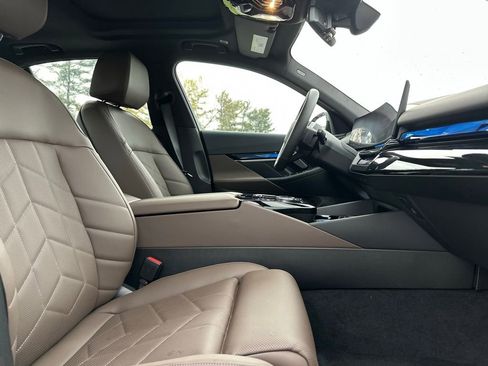 Used 2024 BMW i5 M60 w/ Premium Package image 22