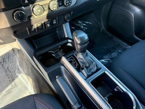 Used 2019 Toyota Tacoma SR5 image 18