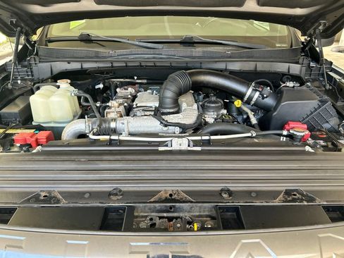 Used 2018 Nissan Titan SV w/ SV Convenience Package AWD/4WD image 12