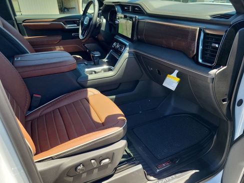 New 2026 GMC Sierra 1500 Denali Ultimate w/ LPO, Black Badging Package image 26