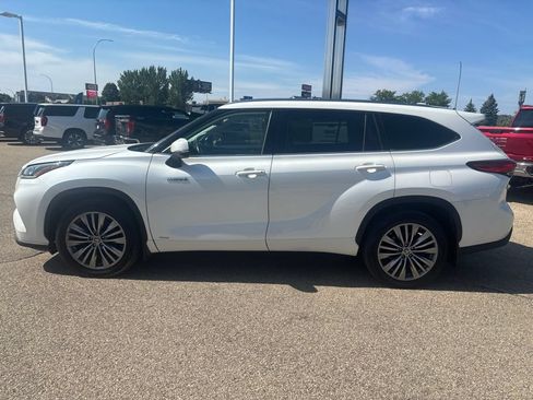 Used 2020 Toyota Highlander Limited AWD/4WD image 5