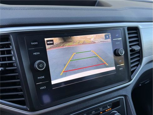Used 2018 Volkswagen Atlas SE FWD image 18