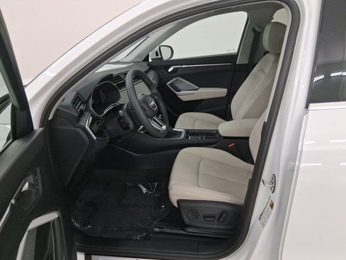 New 2025 Audi Q3 2.0T Premium w/ Convenience Package image 5