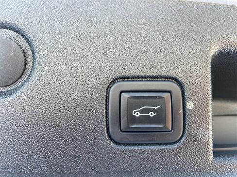 Used 2022 Chevrolet Equinox Premier image 34