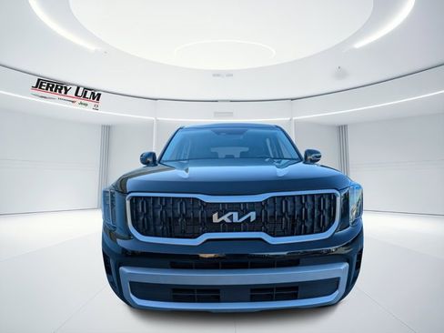 Used 2024 Kia Telluride LX image 7