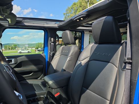 Used 2024 Jeep Wrangler Unlimited Sahara w/ Safety Group AWD/4WD image 12