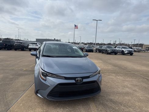 Used 2024 Toyota Corolla LE image 3