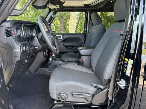Used 2026 Jeep Wrangler Unlimited Rubicon AWD/4WD image 12