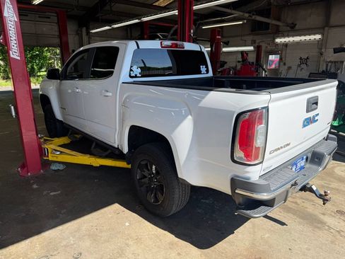 Used 2017 GMC Canyon SLE RWD image 3