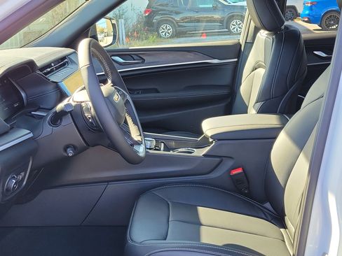 New 2026 Jeep Grand Cherokee L Limited image 17