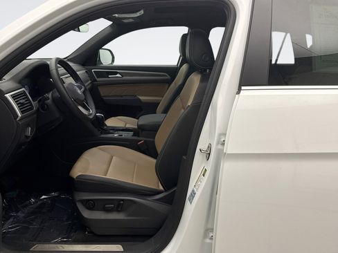 Used 2022 Volkswagen Atlas Cross Sport SE w/ Panoramic Sunroof Package image 11