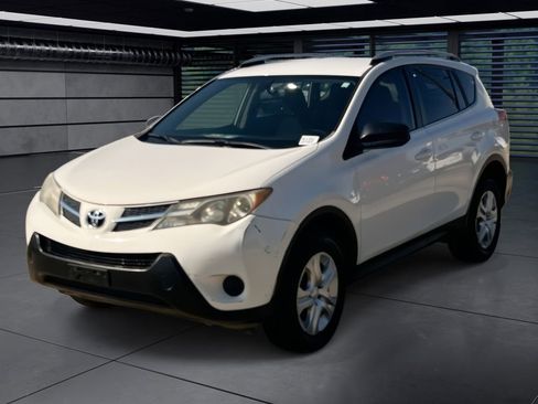 Used 2014 Toyota RAV4 LE image 1