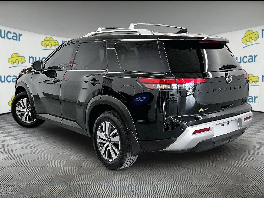 Used 2023 Nissan Pathfinder SL w/ Lighting Package (N92) AWD/4WD image 4