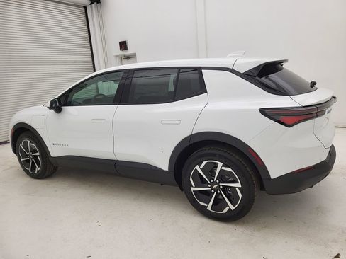 New 2026 Chevrolet Equinox EV LT image 15