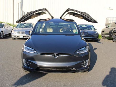Used 2016 Tesla Model X 75D AWD/4WD image 4