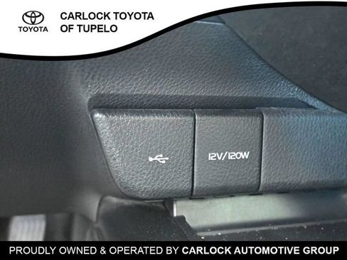 Used 2020 Toyota Camry SE FWD image 14
