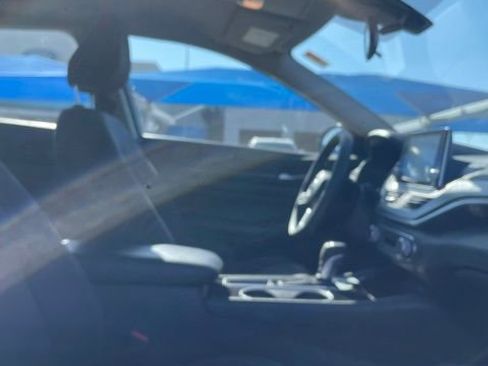 Used 2024 Nissan Altima 2.5 SV image 9