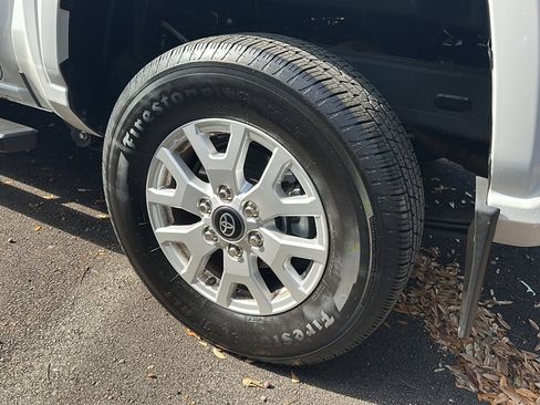 Used 2024 Toyota Tacoma SR image 10