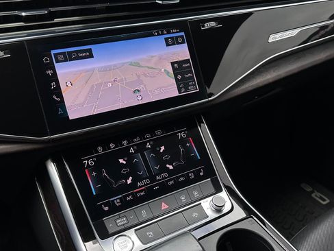 Used 2019 Audi Q8 Premium Plus w/ Premium Plus AWD/4WD image 7