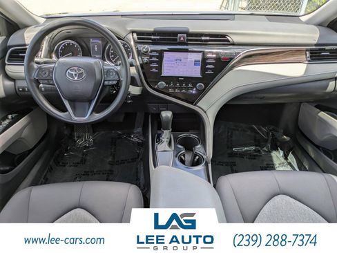 Used 2020 Toyota Camry LE image 11