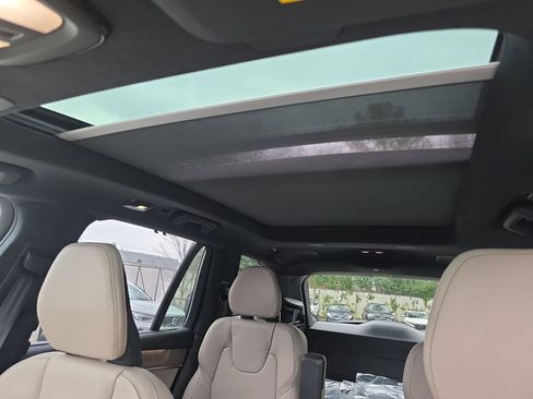 New 2026 Volvo XC90 B6 Ultra w/ Lounge Package image 42