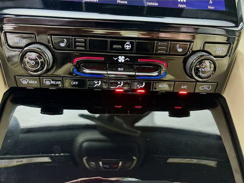 Used 2025 Jeep Grand Cherokee L Limited AWD/4WD image 17