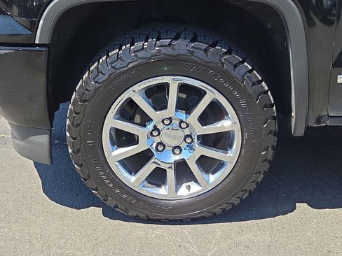 Used 2018 GMC Sierra 1500 Denali AWD/4WD image 16