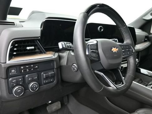Used 2025 Chevrolet Tahoe High Country w/ Sun And Tow Package AWD/4WD image 24