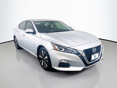 Used 2022 Nissan Altima 2.5 SV FWD image 3