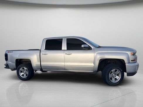 Used 2018 Chevrolet Silverado 1500 LT w/ All Star Edition image 3