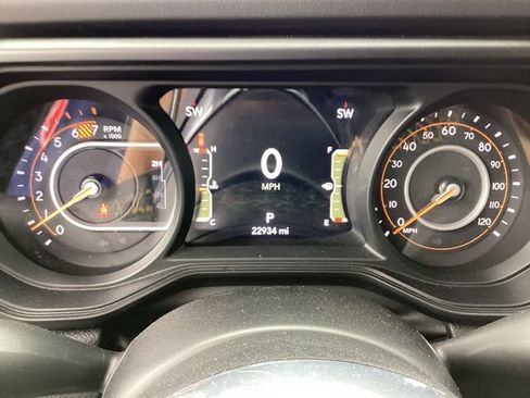 Certified 2025 Jeep Wrangler Unlimited Sahara AWD/4WD image 15